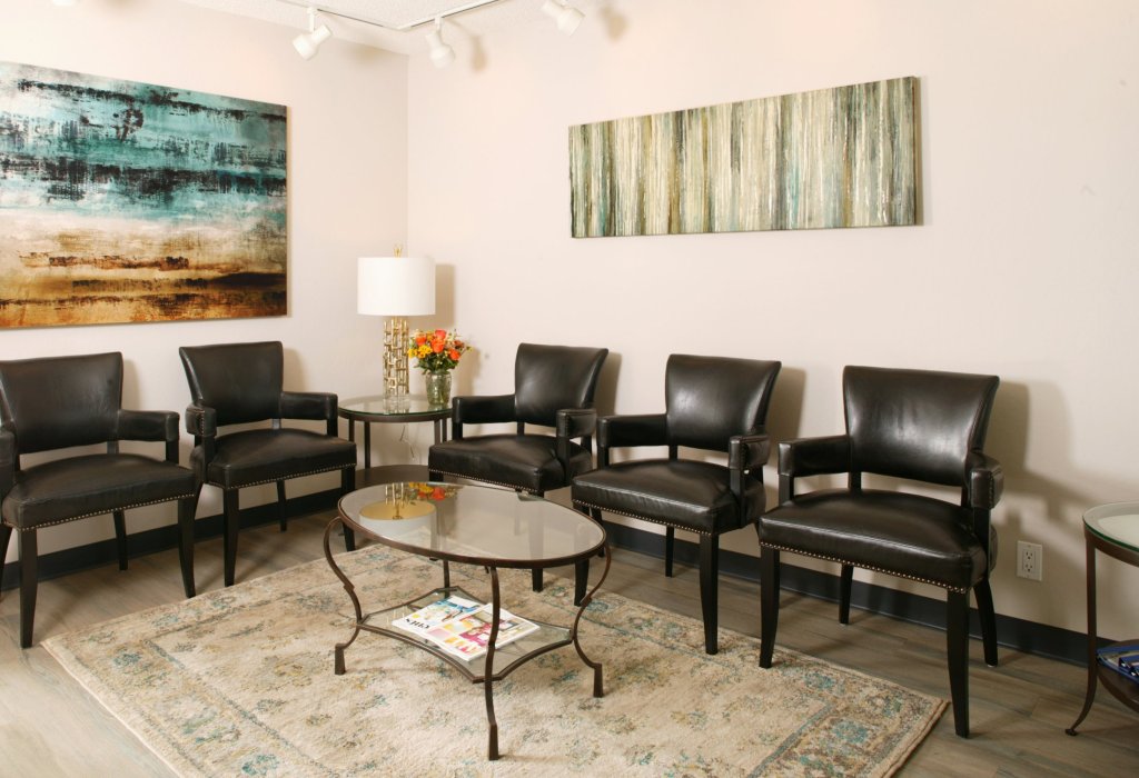 Murray & Murray Family Dentistry Reception & waiting area