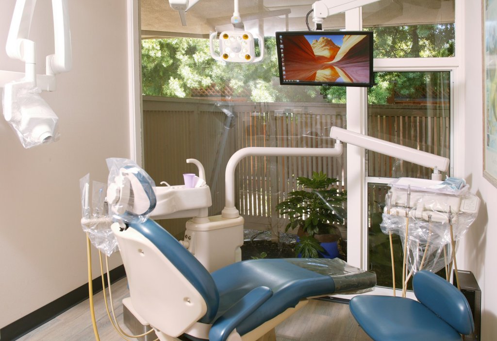 Murray & Murray Family Dentistry Treatment Room & equipment